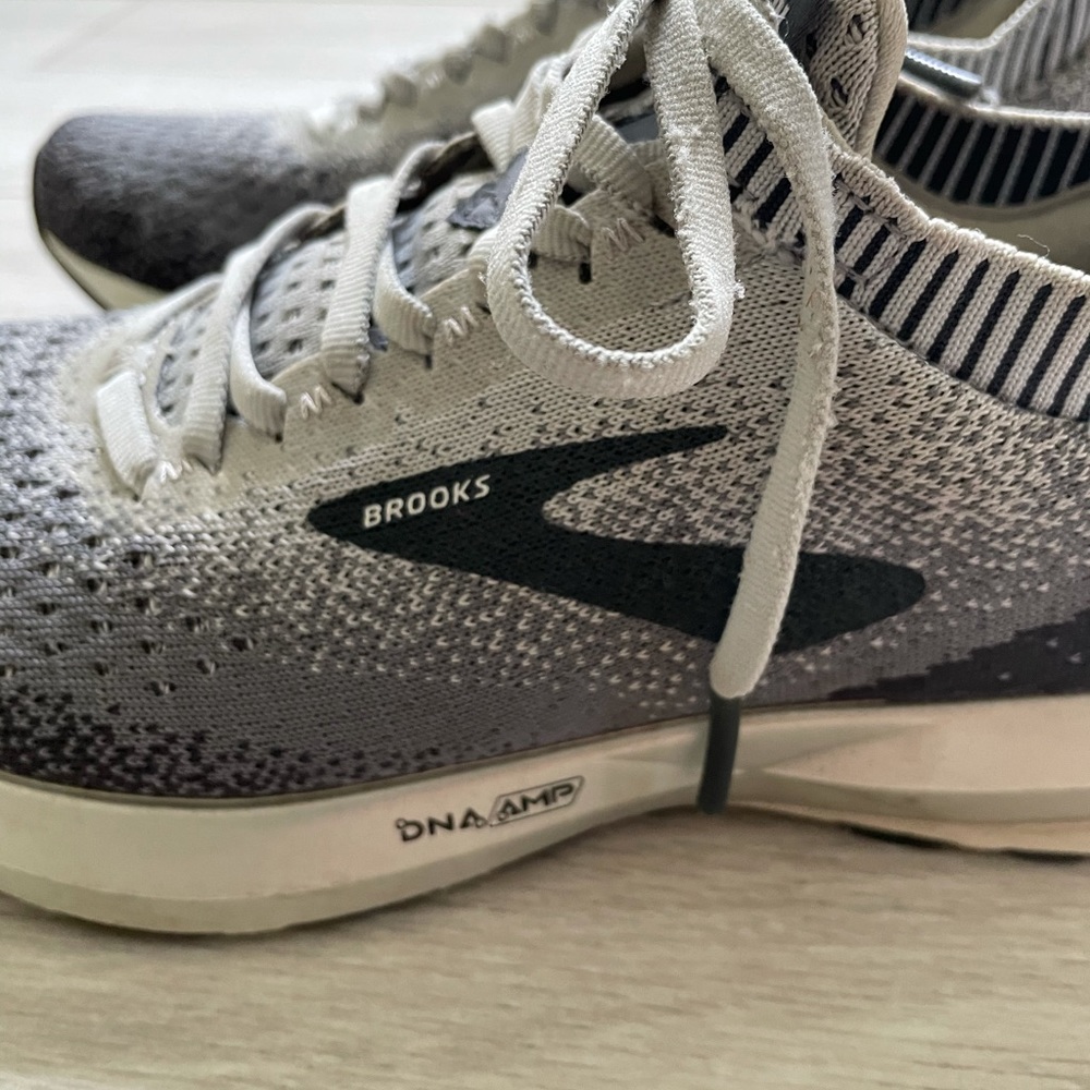 Brooks Levitate 2